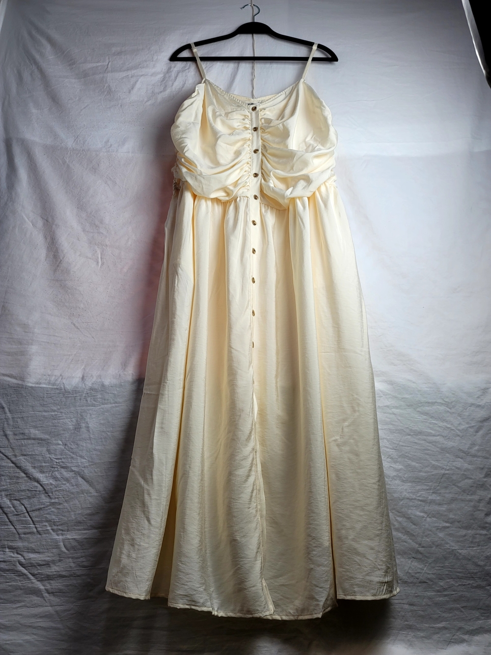 NWT Future Collective Cream Ruched Button-Front Maxi Sundress 1X Pockets